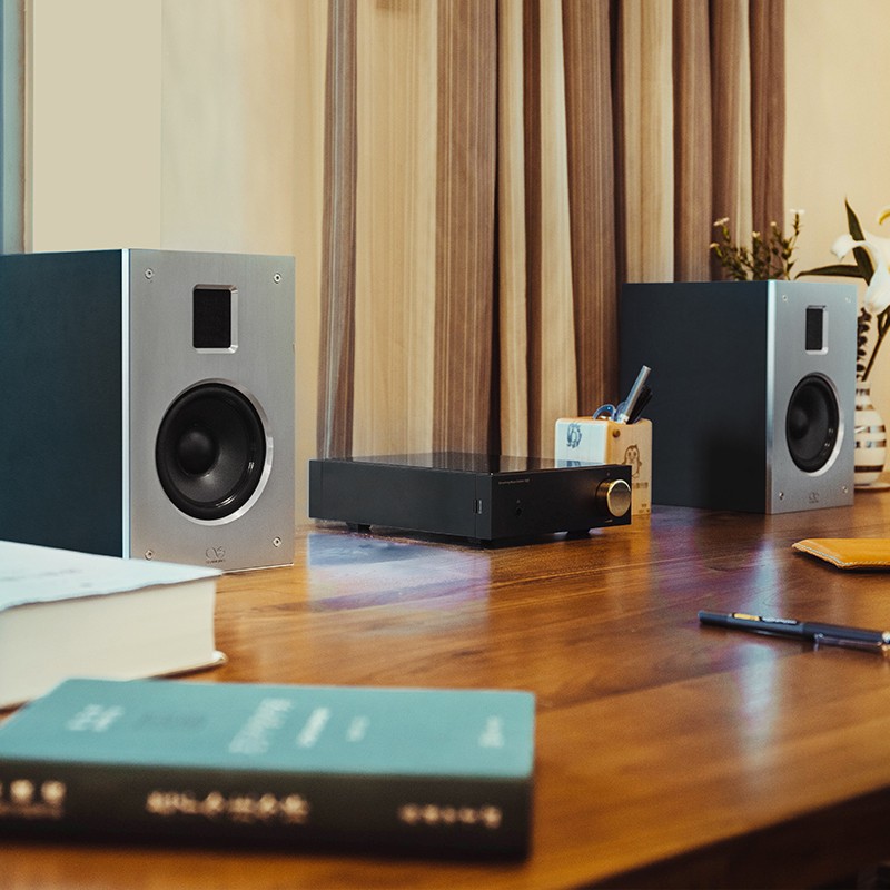 山灵 气动式高音无源音箱 JET1，10月27日全网开售，零售价2798元。EA5+JET1 HiFi音响套装价7998元，均享受6期免息分期